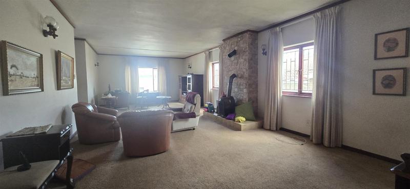 4 Bedroom Property for Sale in Outeniqua Strand Western Cape